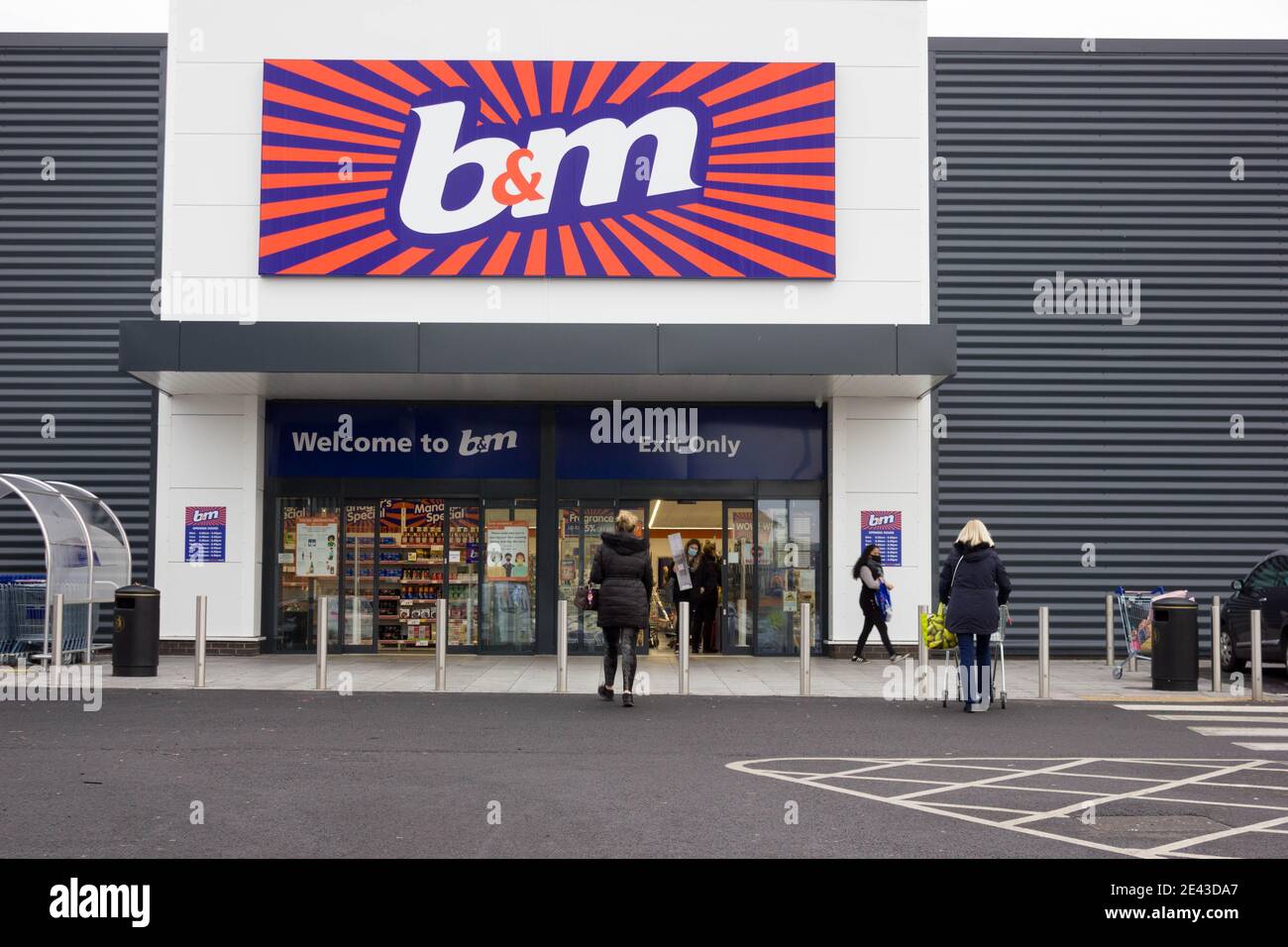 B&m store hires stock photography and images Alamy