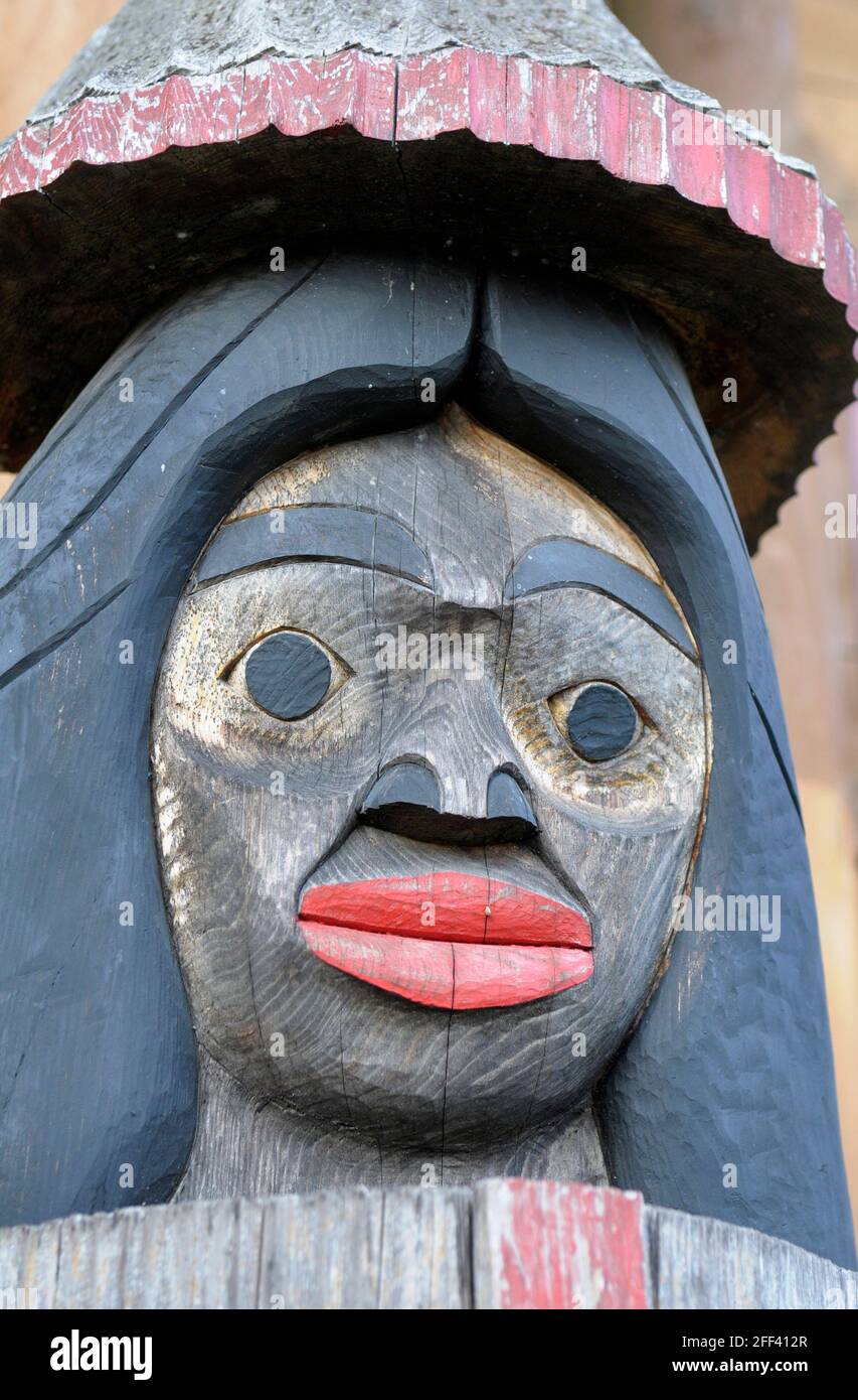 Totem pole located at the Cowichan Tribes Administration building