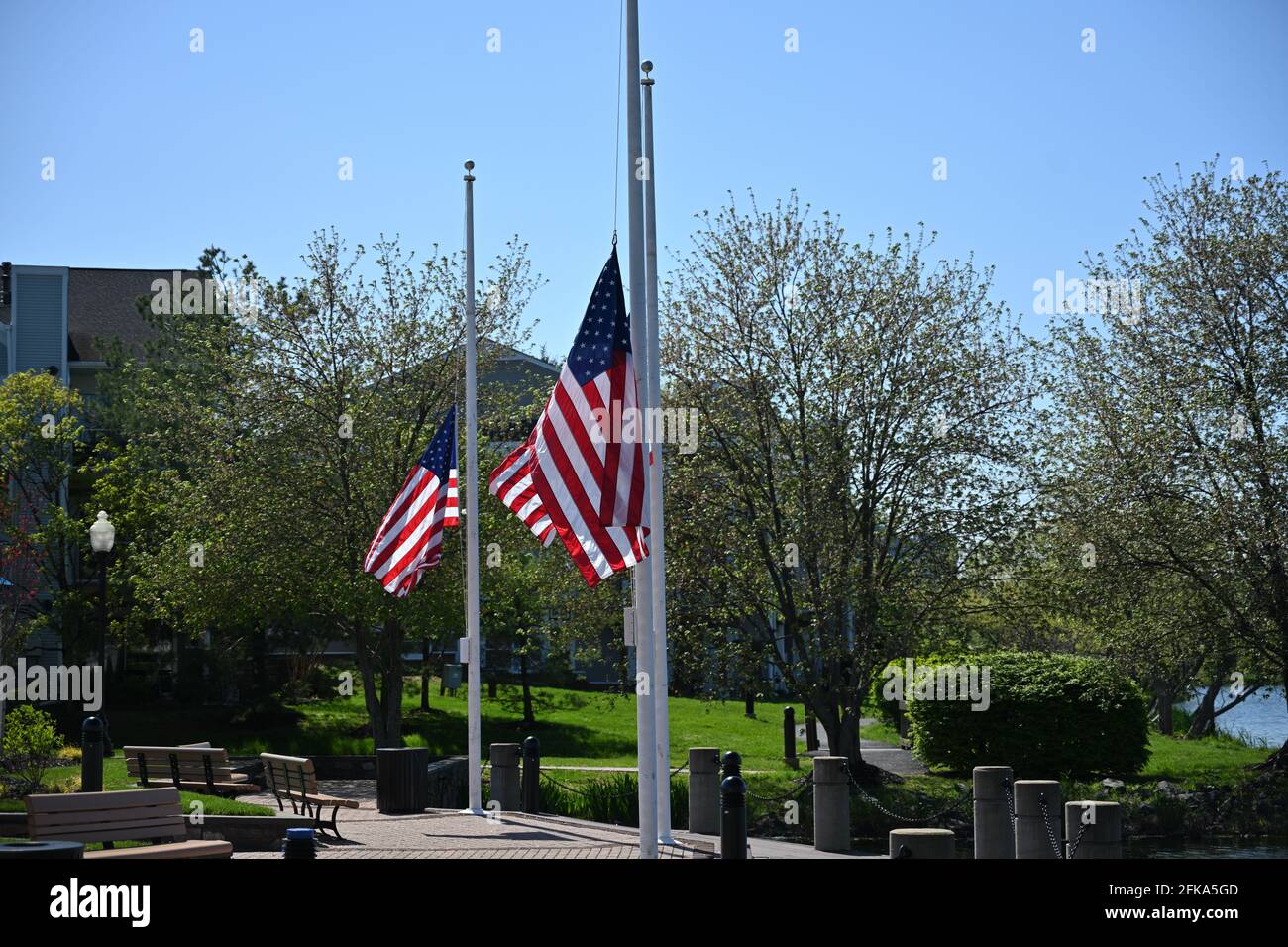 Us flag half staff hires stock photography and images Alamy