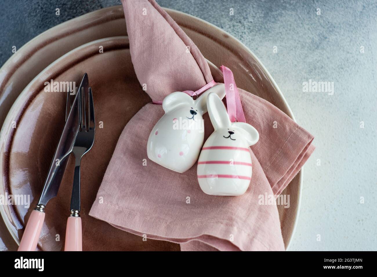 Easter table setting Stock Photo - Alamy