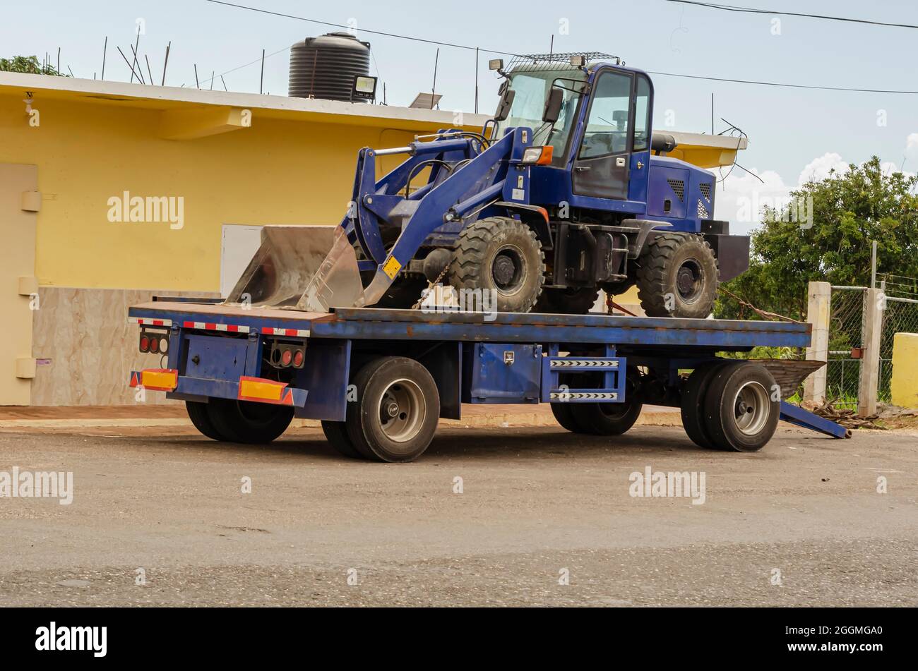 Frontend Loader On Flatbed Stock Photo Alamy
