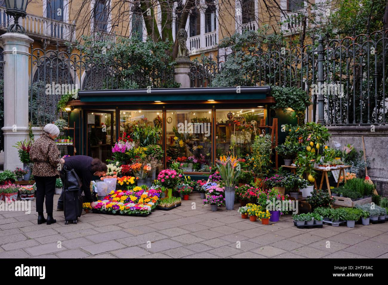 flower shop hires stock photography and images Alamy