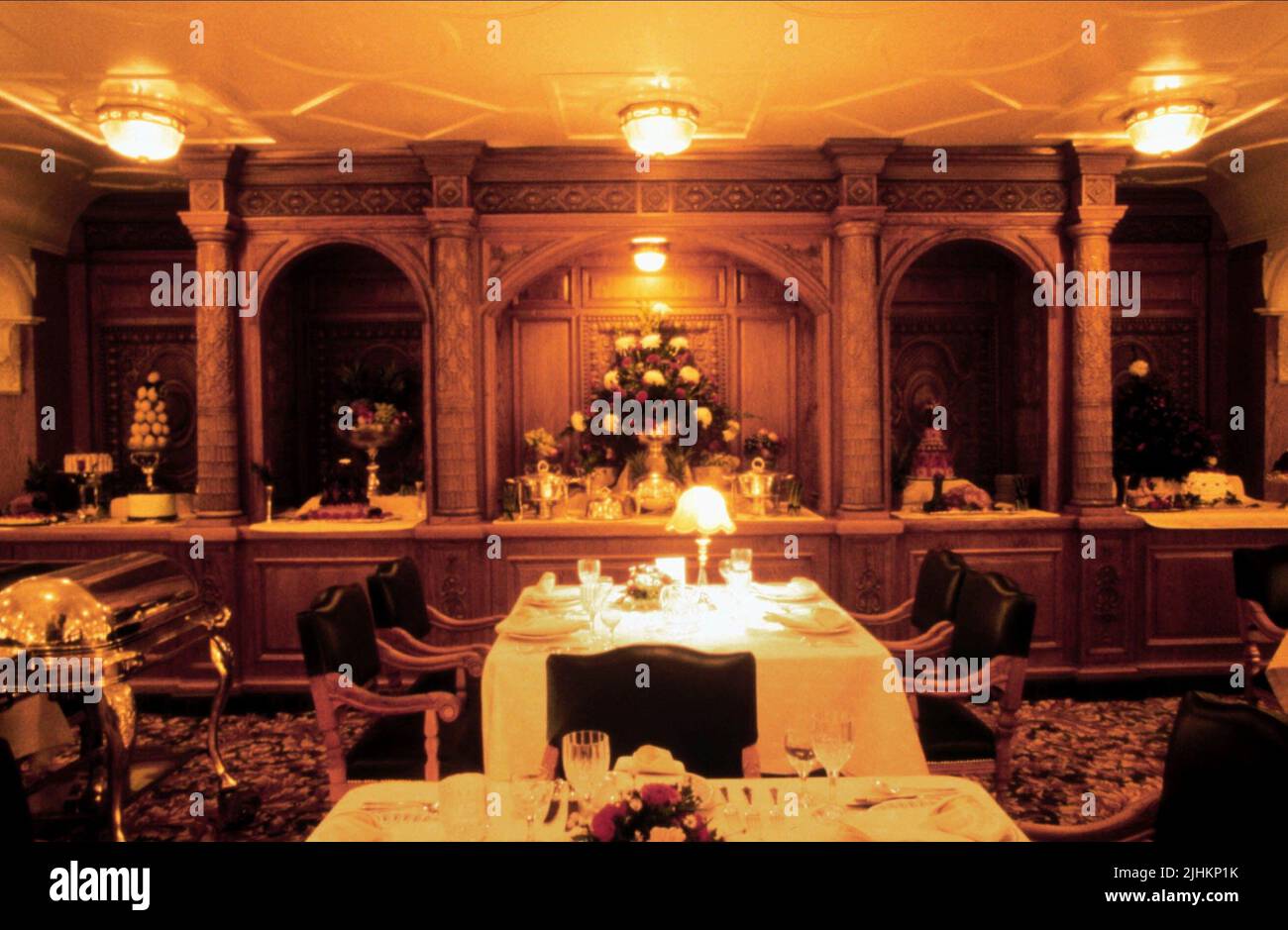 DINNER TABLE SCENE, TITANIC, 1997 Stock Photo Alamy