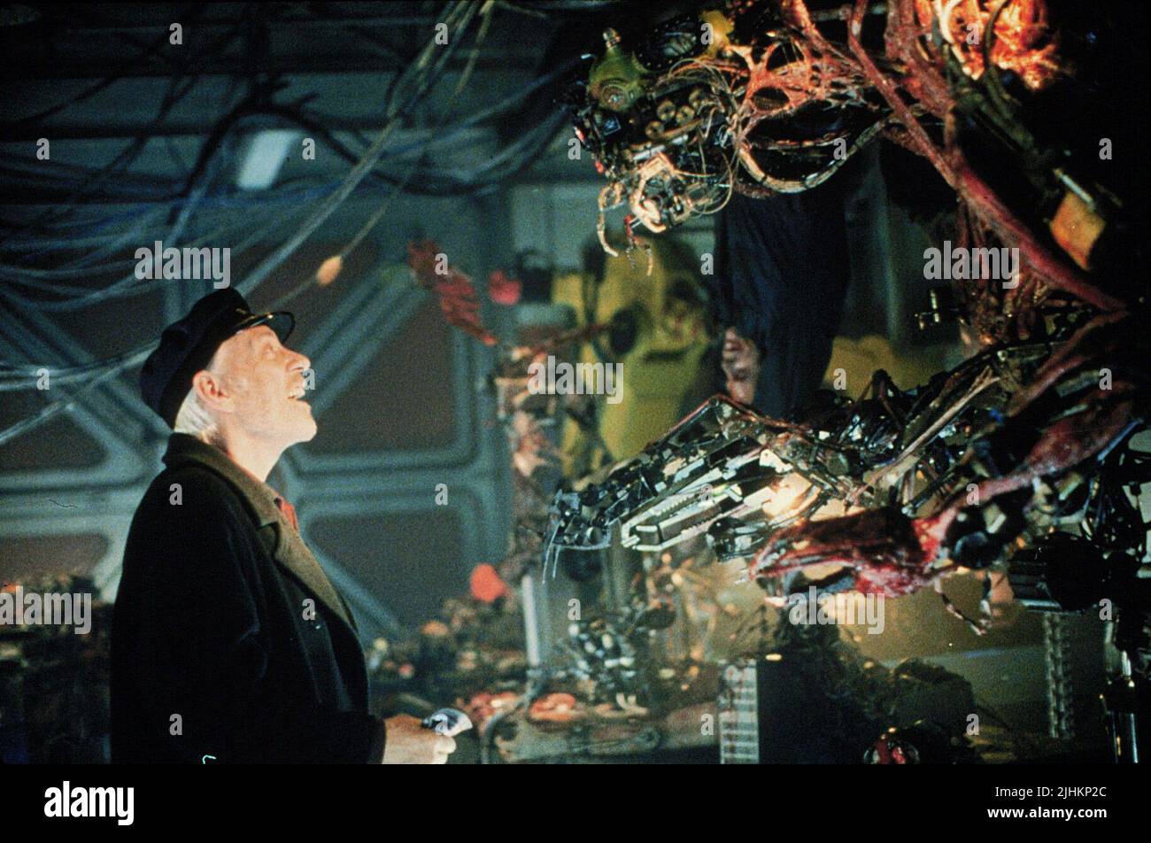 DONALD SUTHERLAND, VIRUS, 1999 Stock Photo Alamy