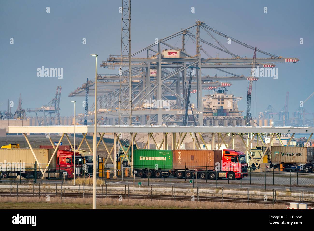 Port of Maasvlakte2, entry and exit control to RWG Container Terminal