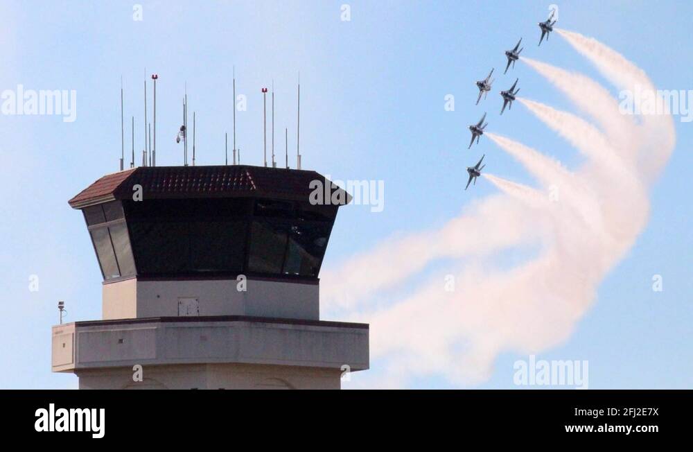 Fighter jets buzz tower cinemagraph plotagraph Stock Video Footage Alamy