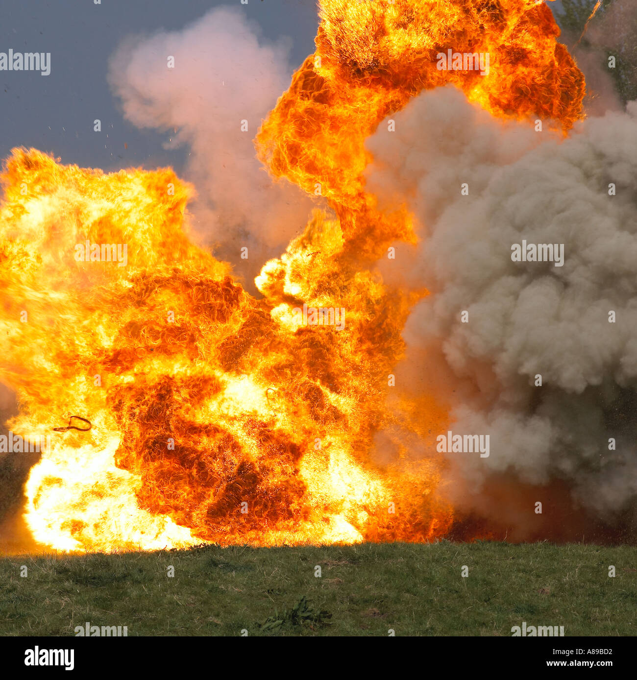 Explosion hires stock photography and images Alamy