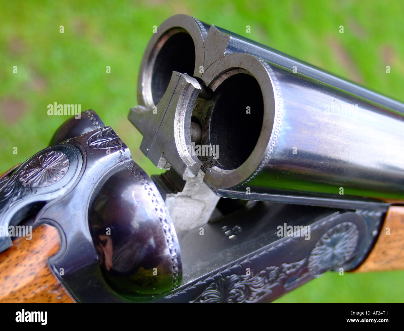 Broken gun barrel hires stock photography and images Alamy