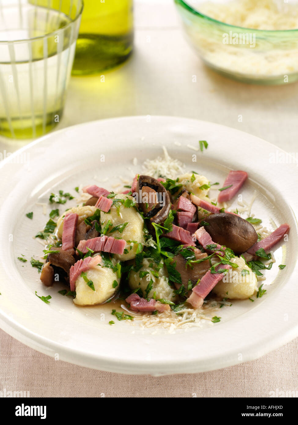 Mushrooms bacon lardons gnocchi hires stock photography and images Alamy
