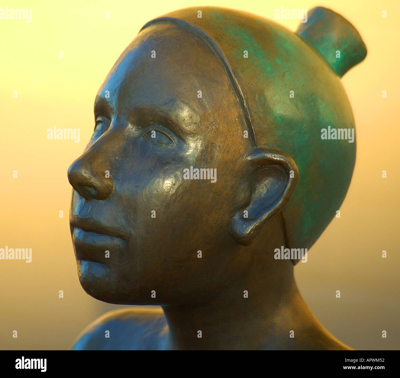 Cast bronze head hires stock photography and images Alamy