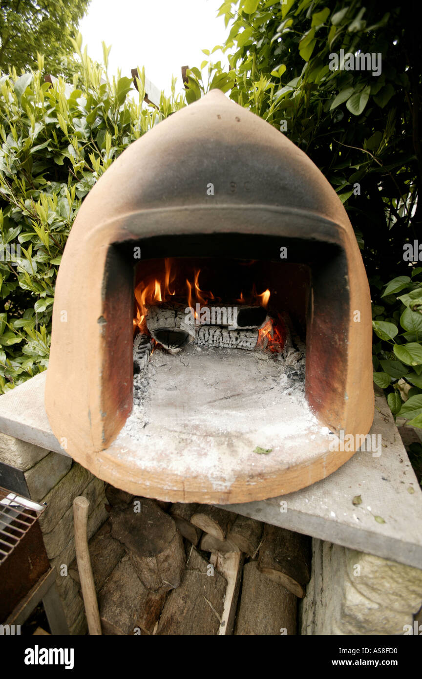 Clay oven hires stock photography and images Alamy