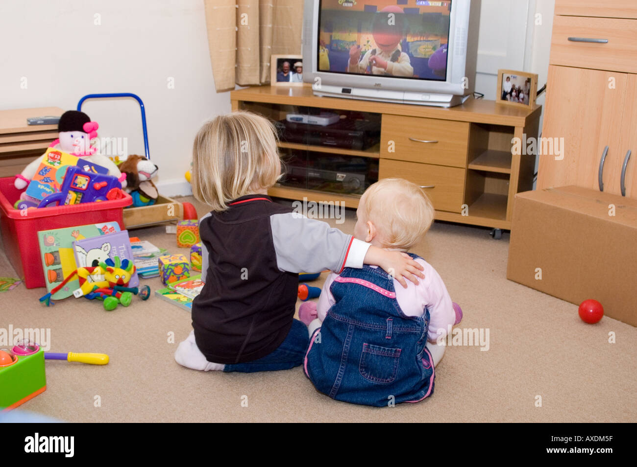 Baby tv toys hires stock photography and images Alamy