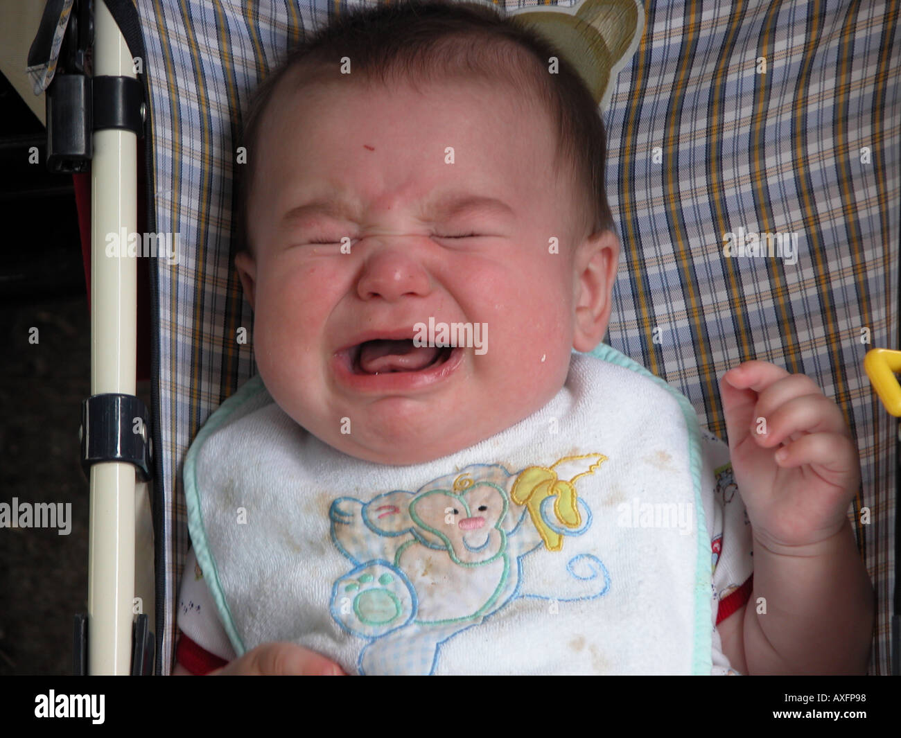 Baby cry angry hires stock photography and images Alamy