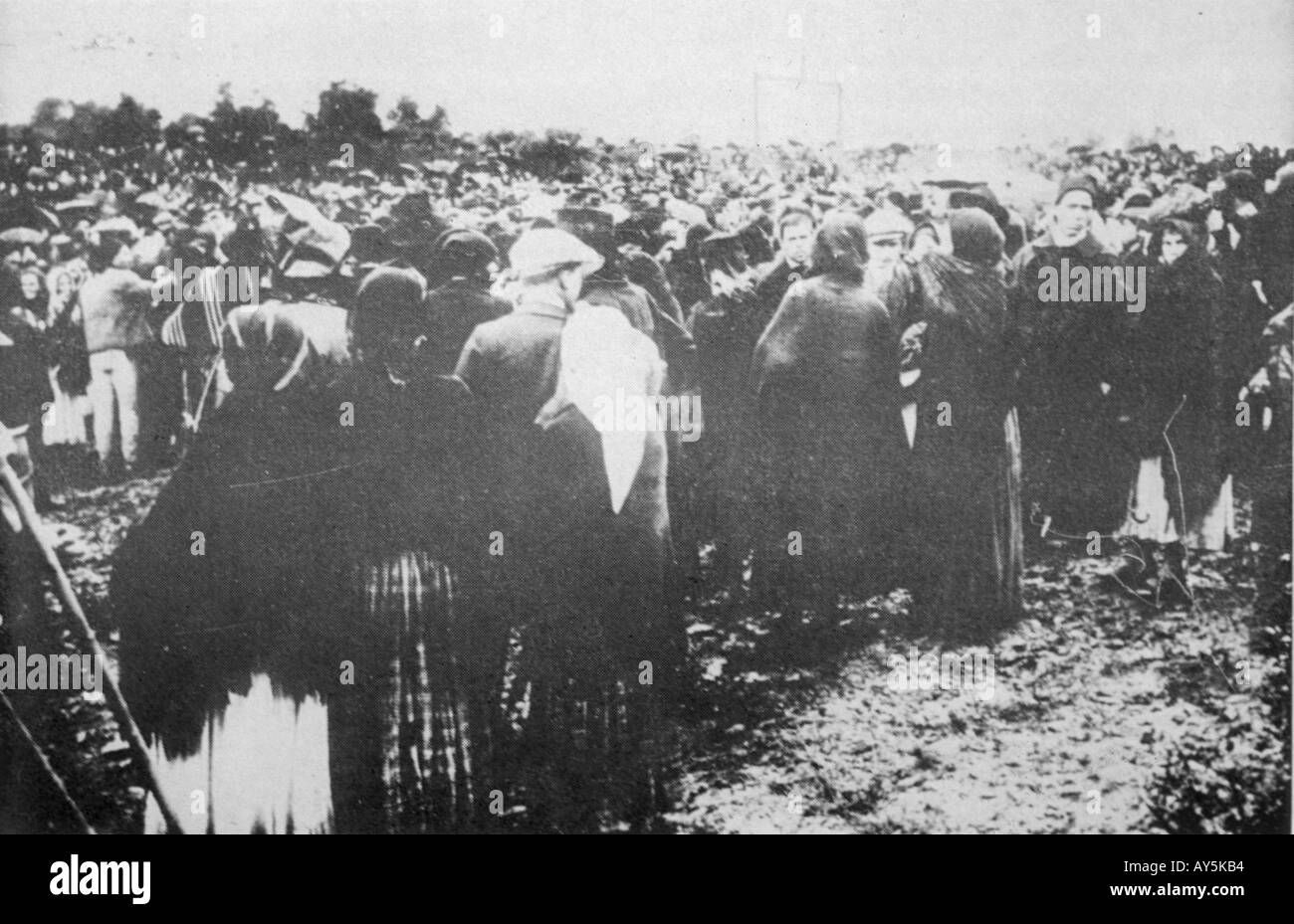 Fatima hires stock photography and images Alamy