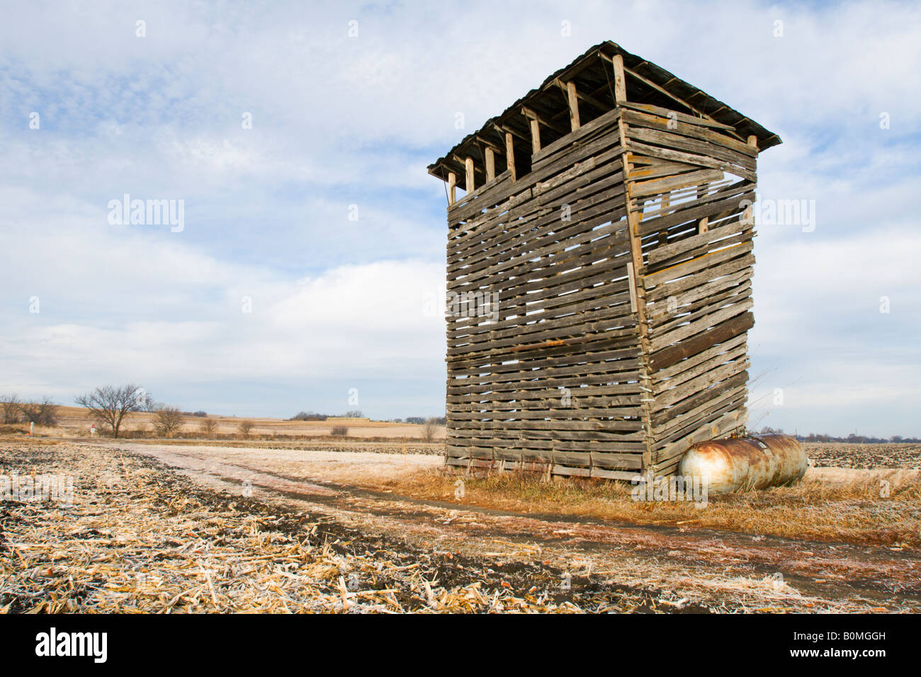 Corn crib storage farm hires stock photography and images Alamy