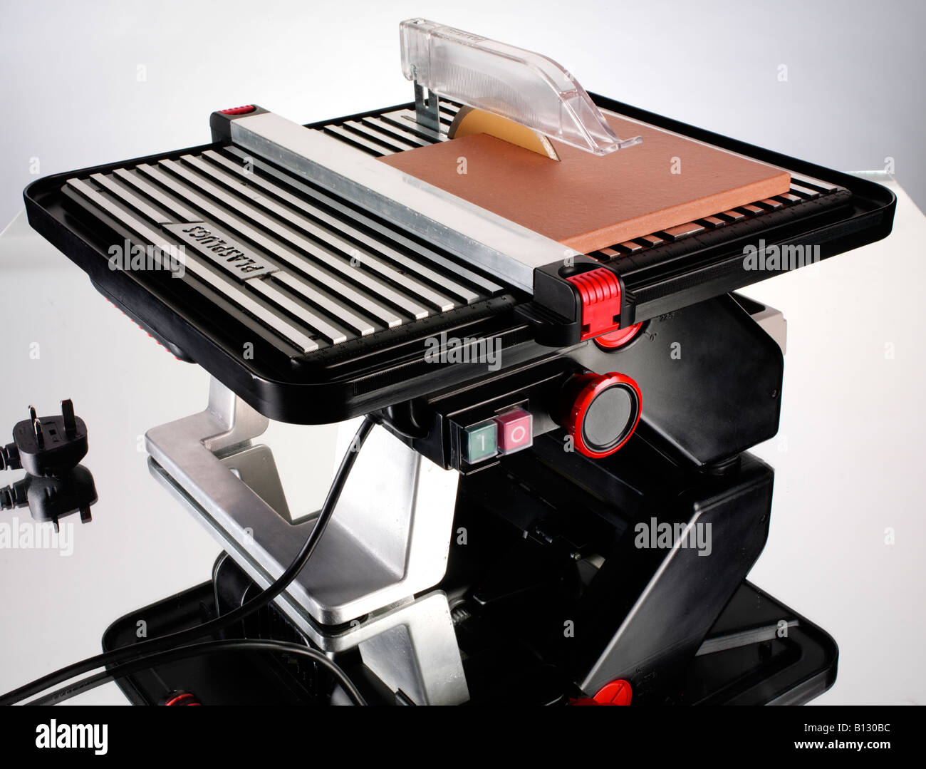 TILE CUTTING MACHINE Stock Photo Alamy