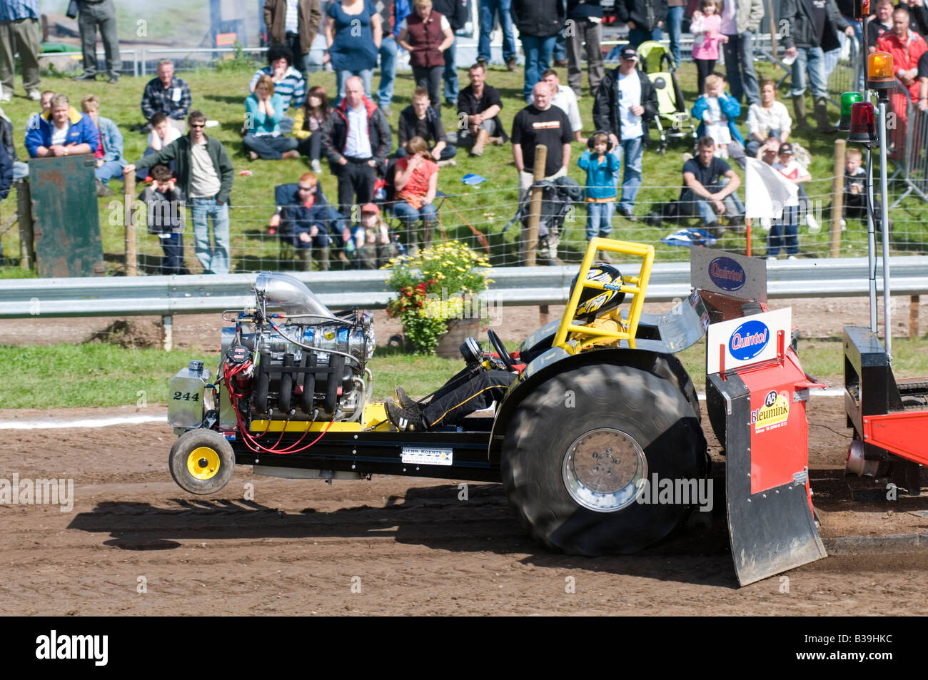 mini tractor puller pulling v8 engine Stock Photo - Alamy