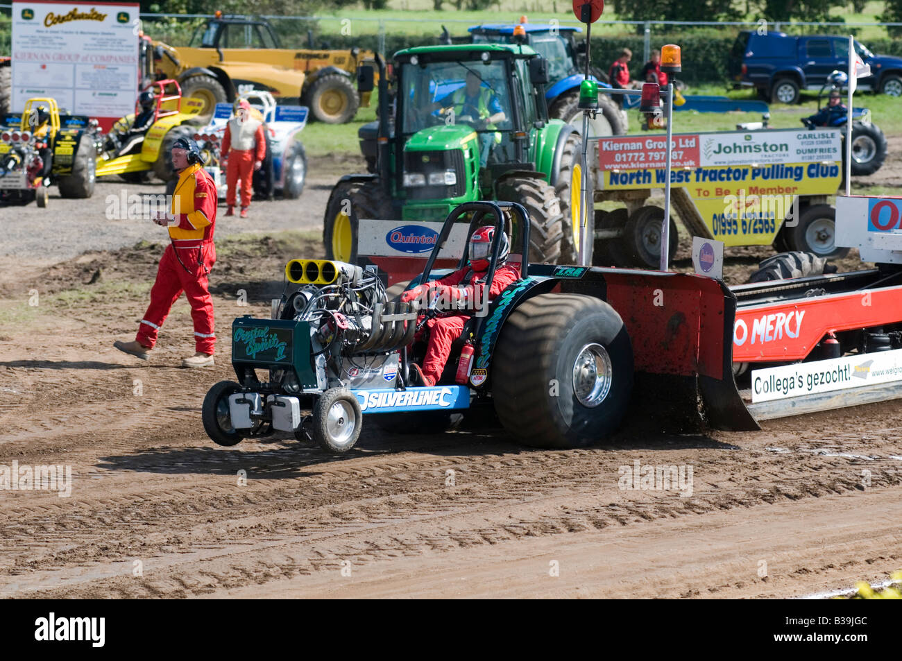 mini tractor puller pulling v8 engine Stock Photo - Alamy