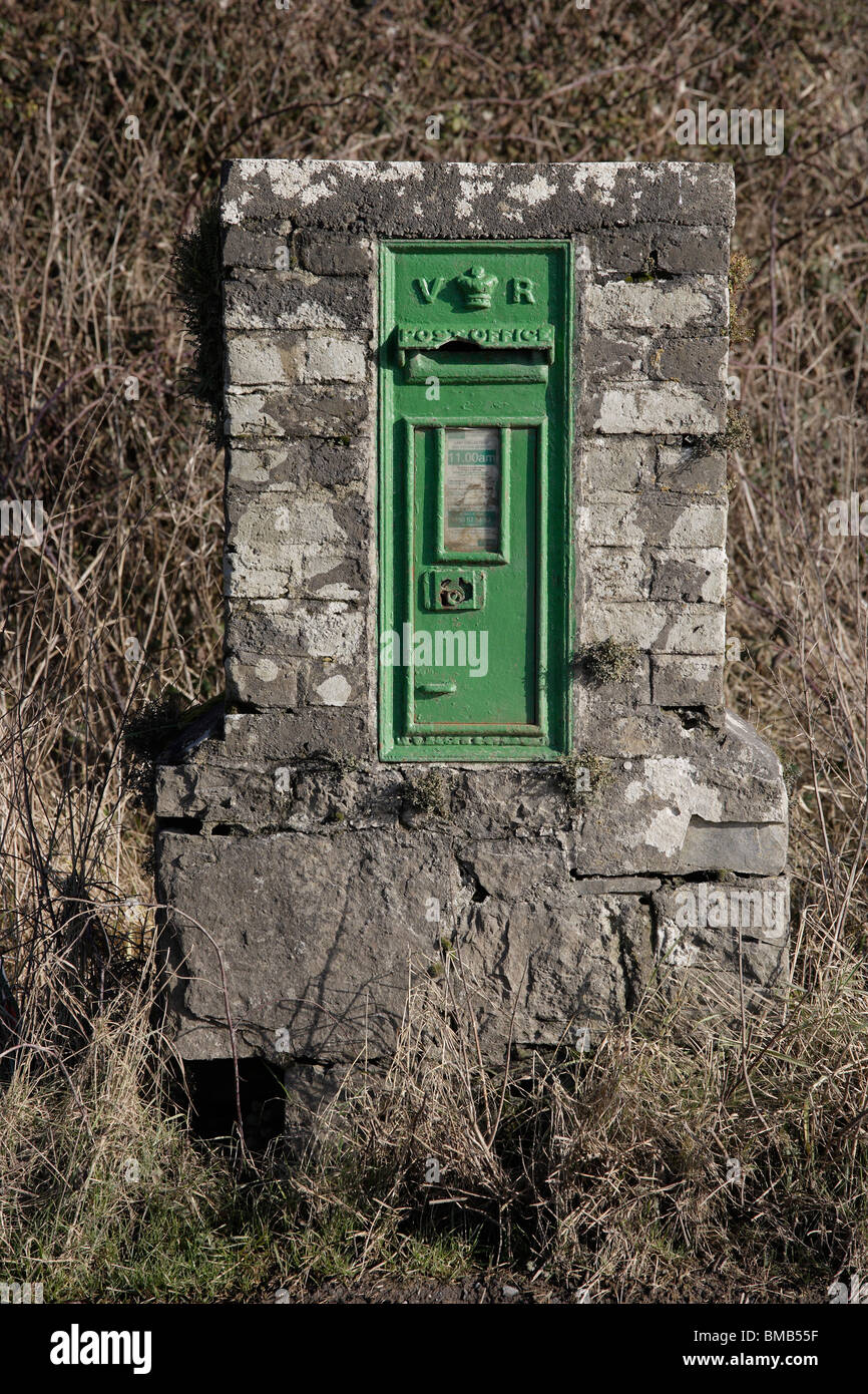 green post box Stock Photo Alamy