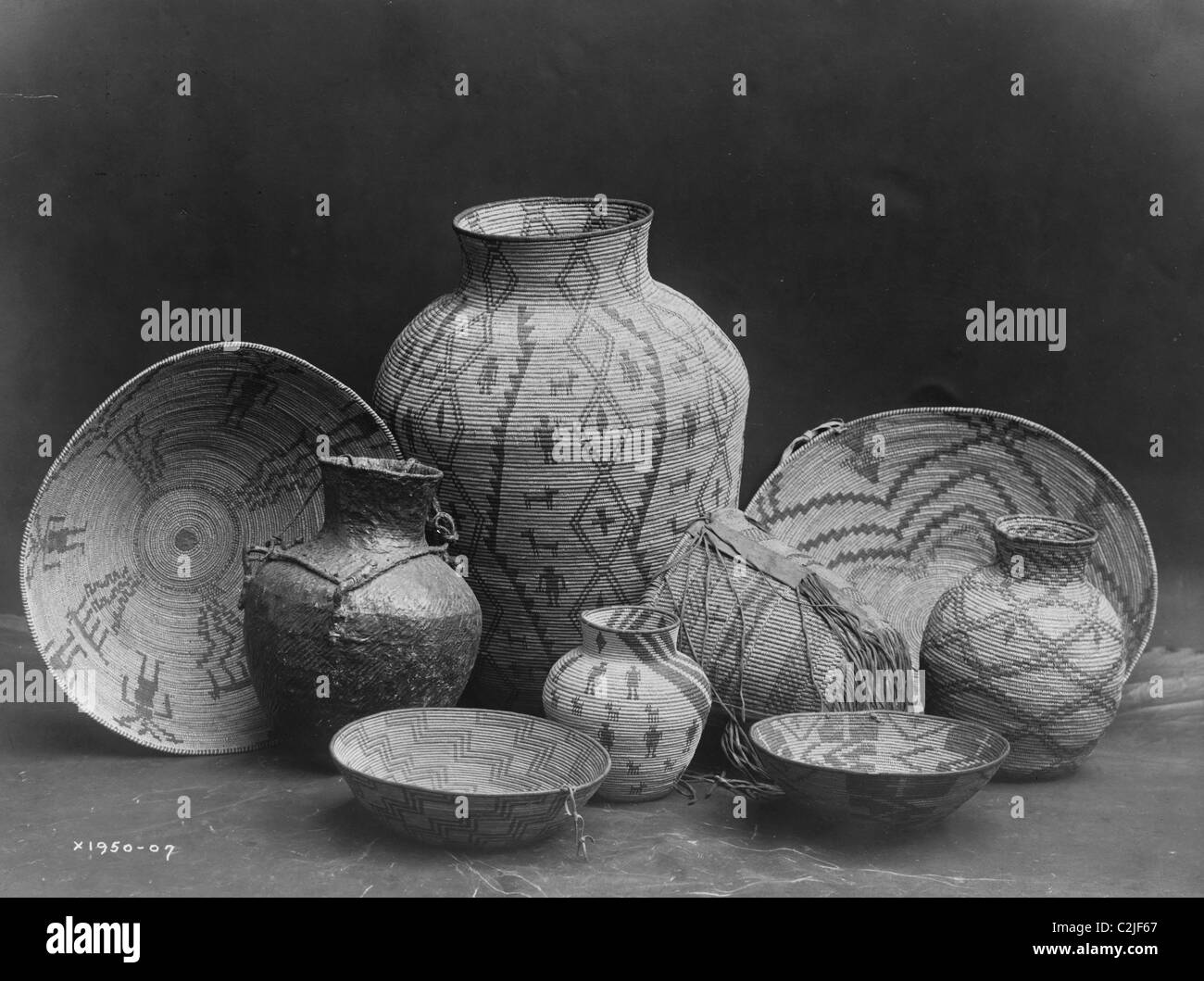 Native american baskets hires stock photography and images Alamy