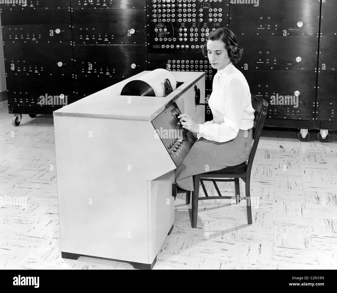 Differential analyzer hires stock photography and images Alamy