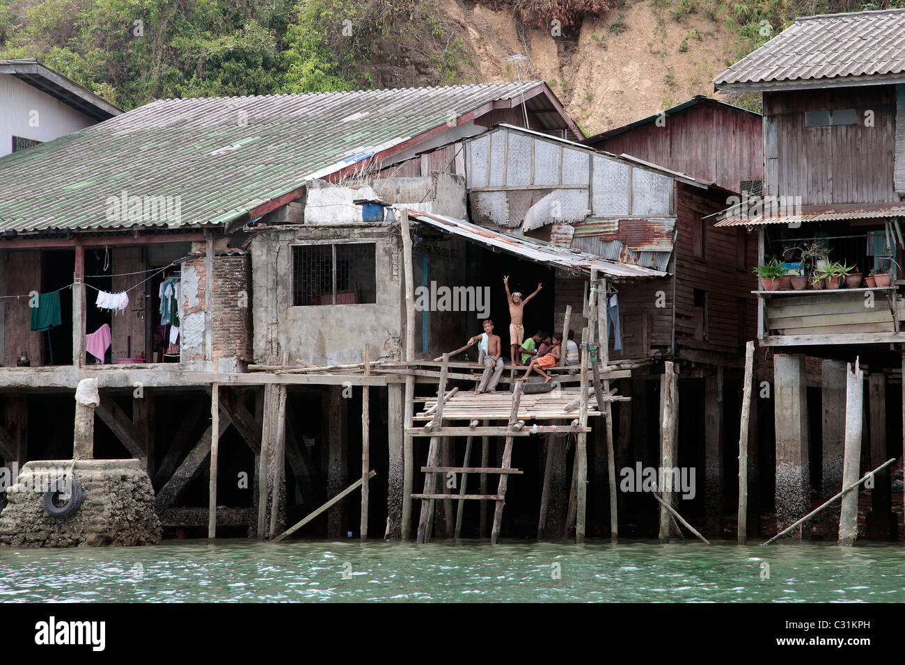 Shanty towns by the waterside hires stock photography and images Alamy