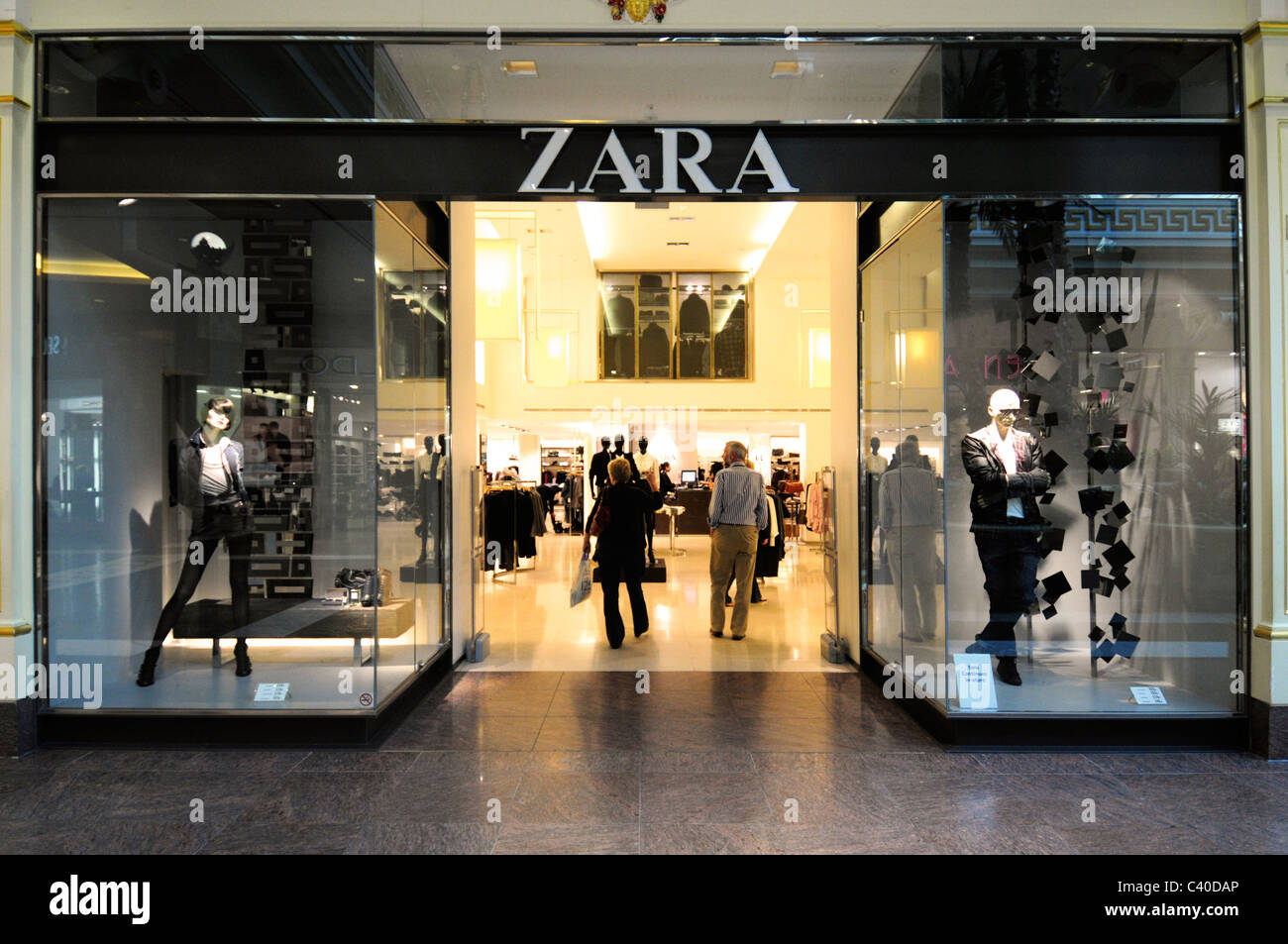 Zara shop inside hi-res stock photography and images - Alamy