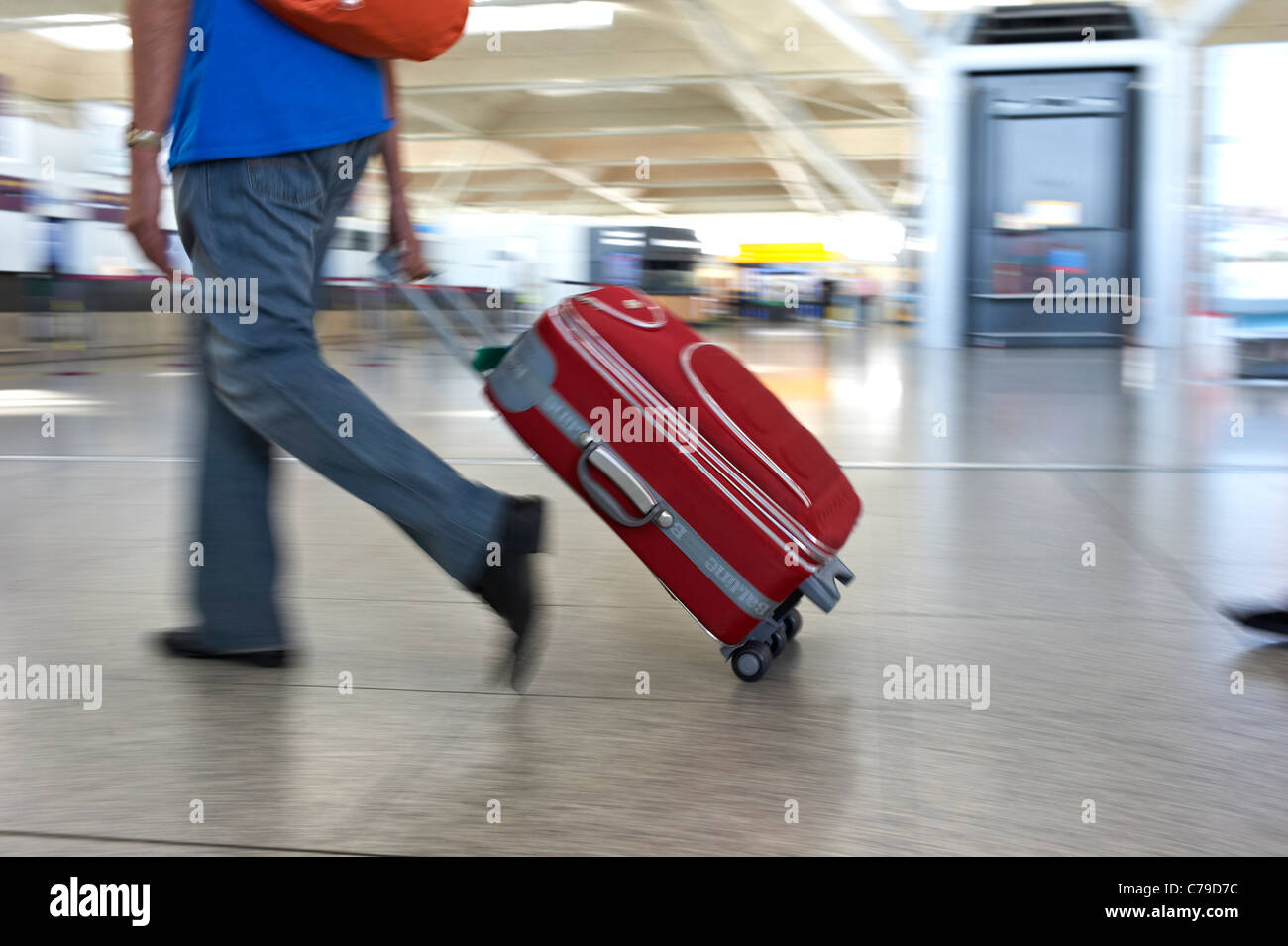 Flying suitcase hires stock photography and images Alamy
