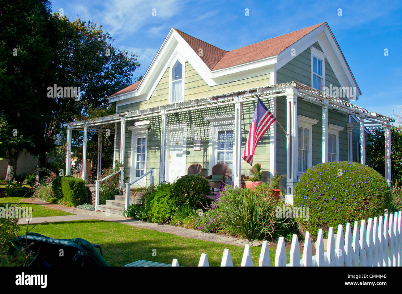 Alamy Cape Style Beach House Photo Album.