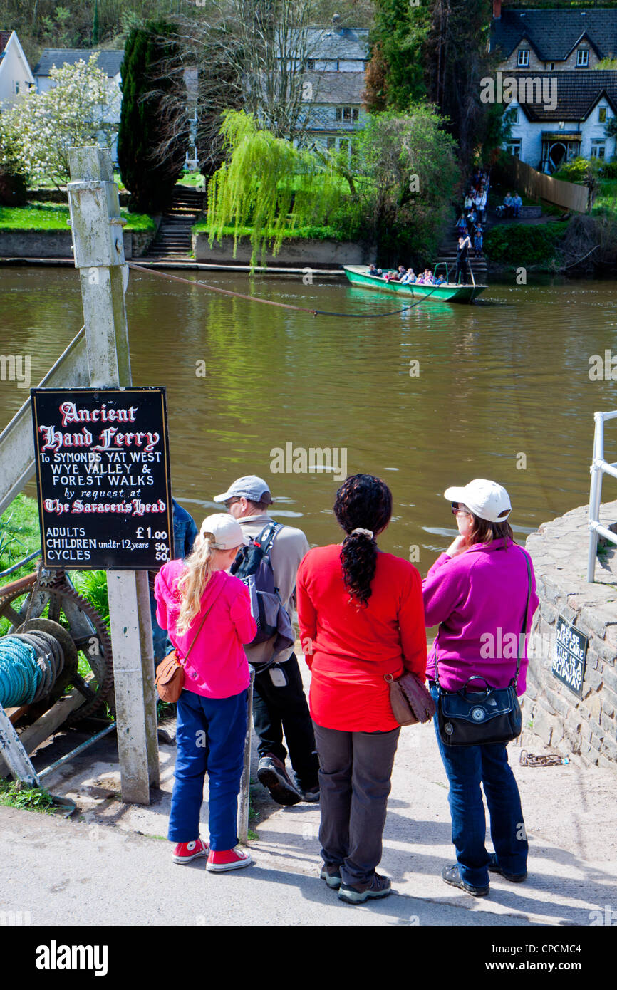 Hand ferry at symonds yat hires stock photography and images Alamy