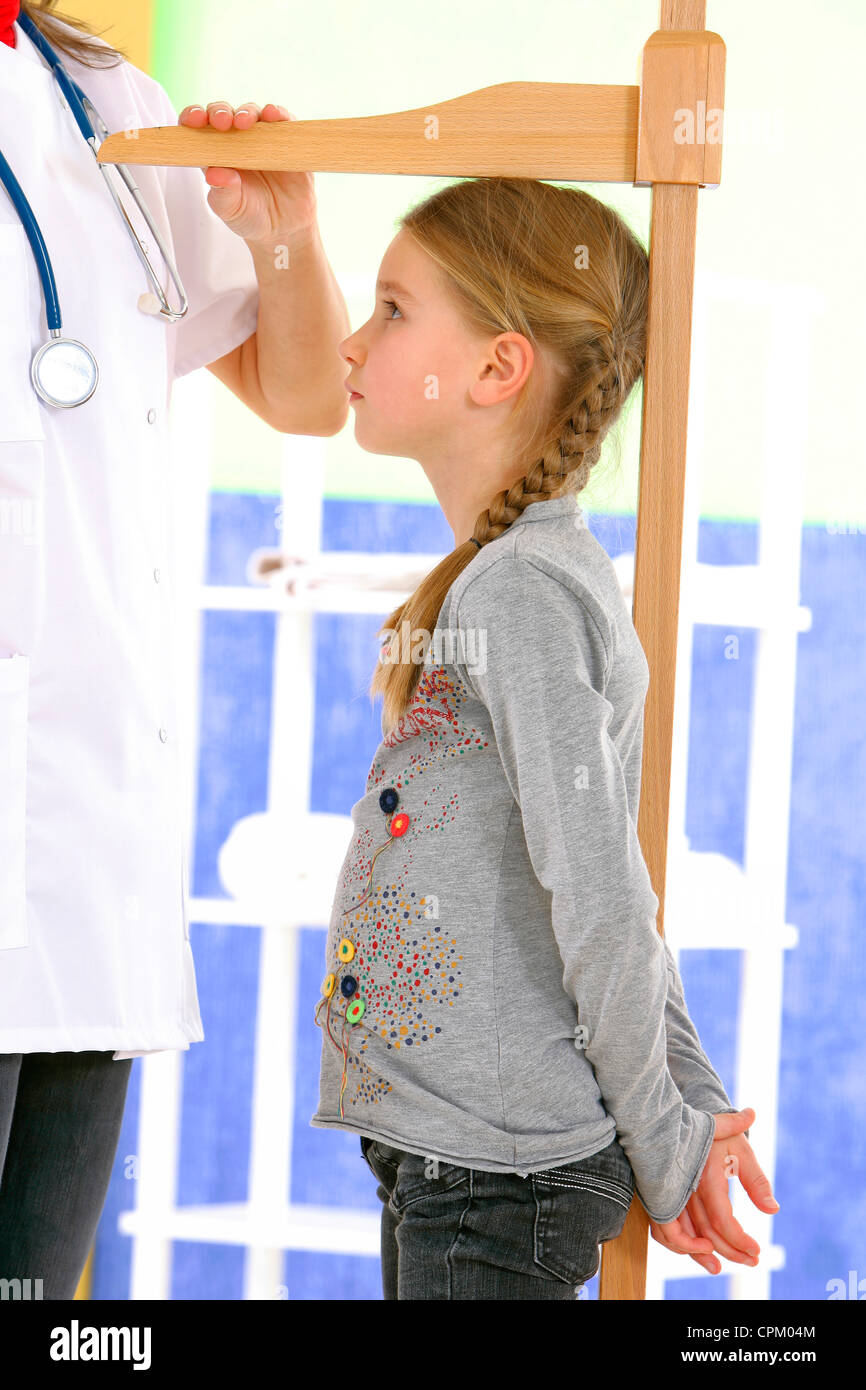 MEASURING HEIGHT IN A CHILD Stock Photo 48382340 Alamy