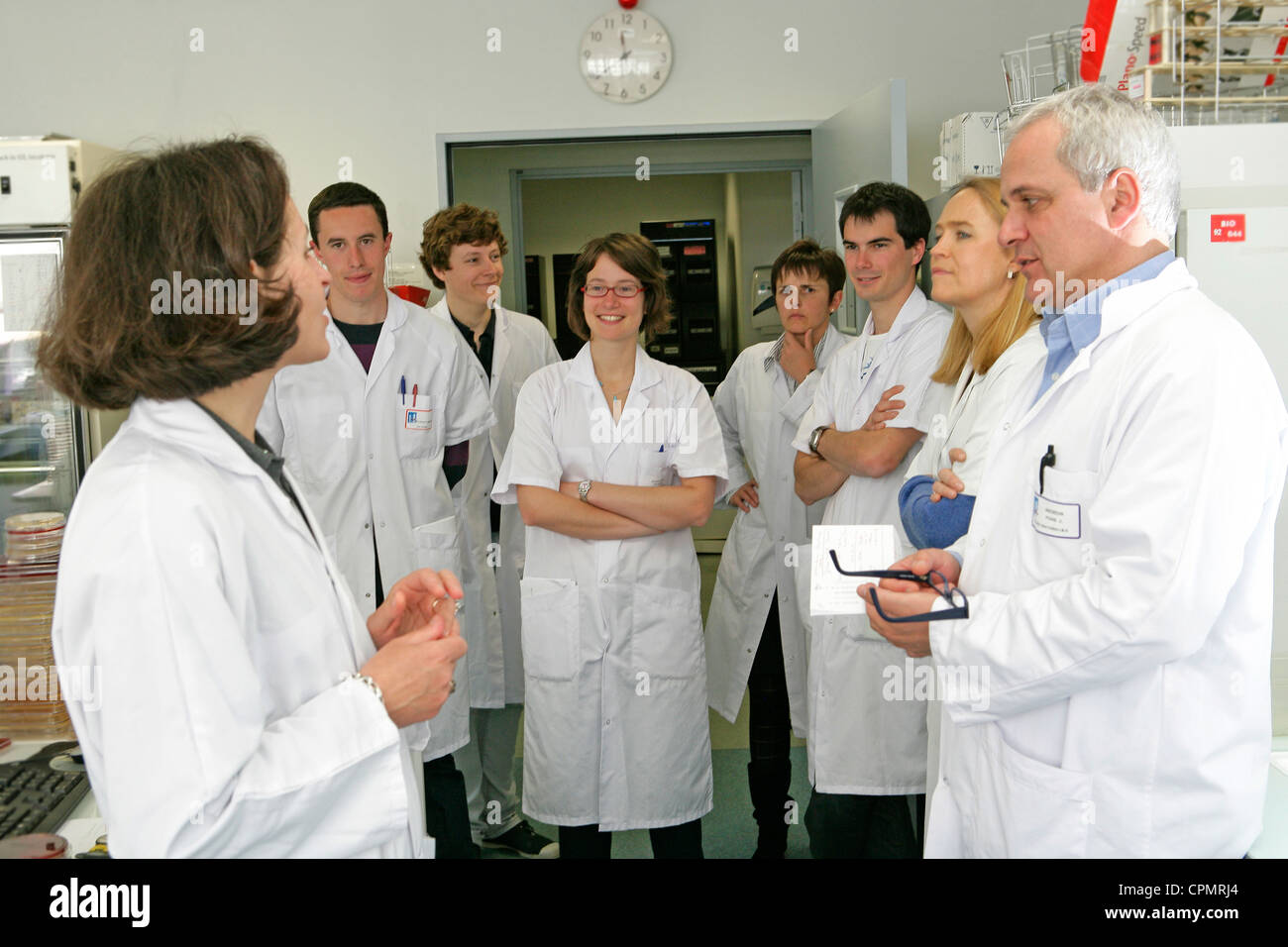 LABORATORY WORKER Stock Photo Alamy