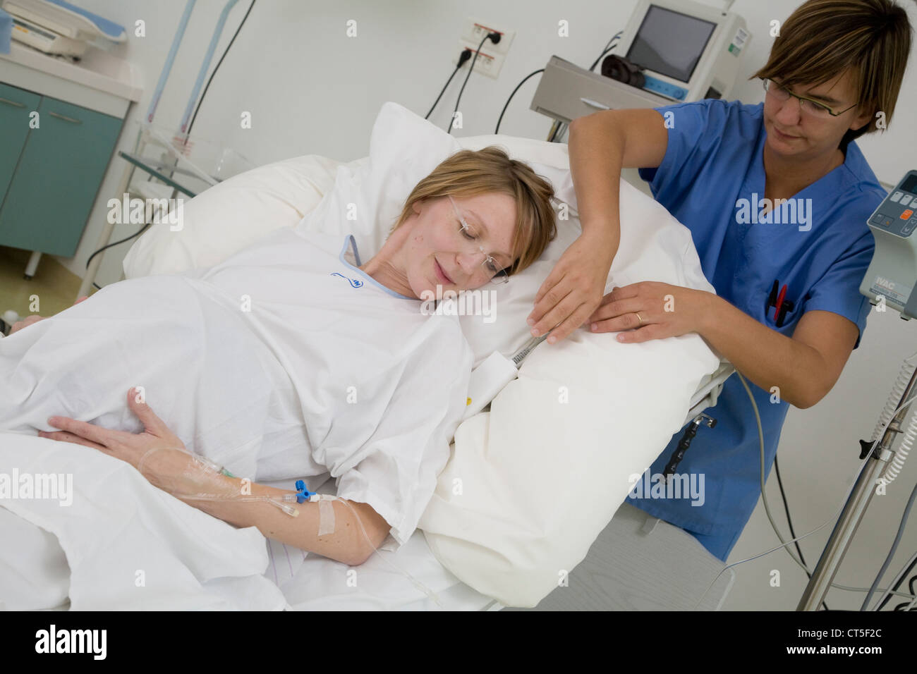 Patient call bell hires stock photography and images Alamy
