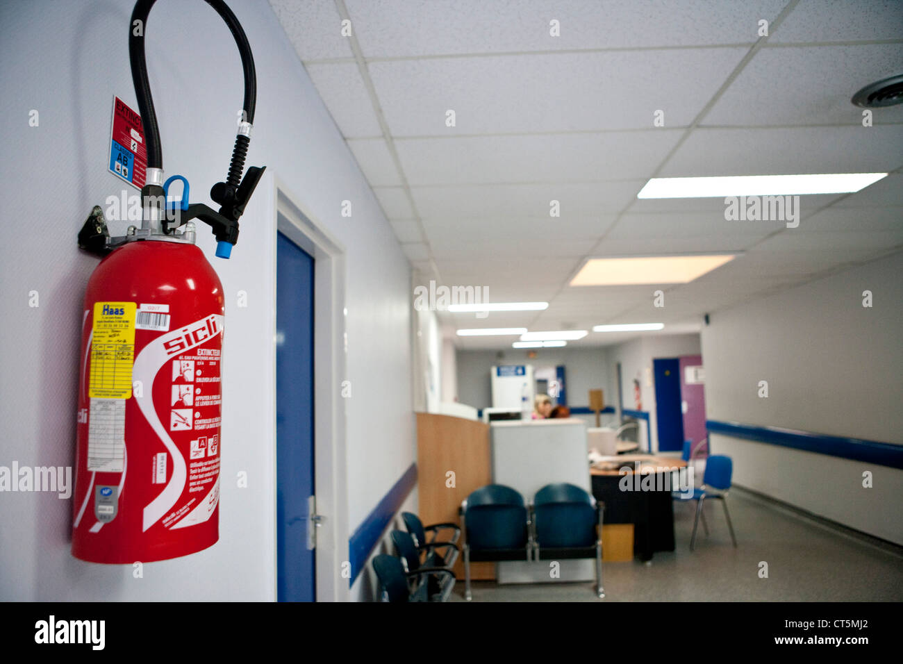Hospital fire extinguisher hires stock photography and images Alamy