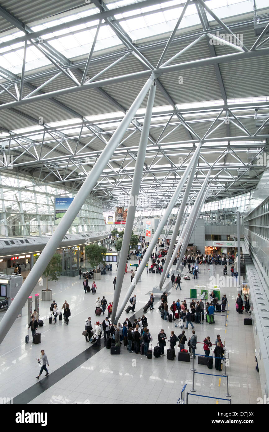 Dusseldorf airport germany hires stock photography and images Alamy