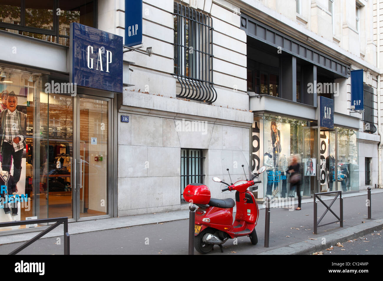 GAP store in Paris Stock Photo Alamy