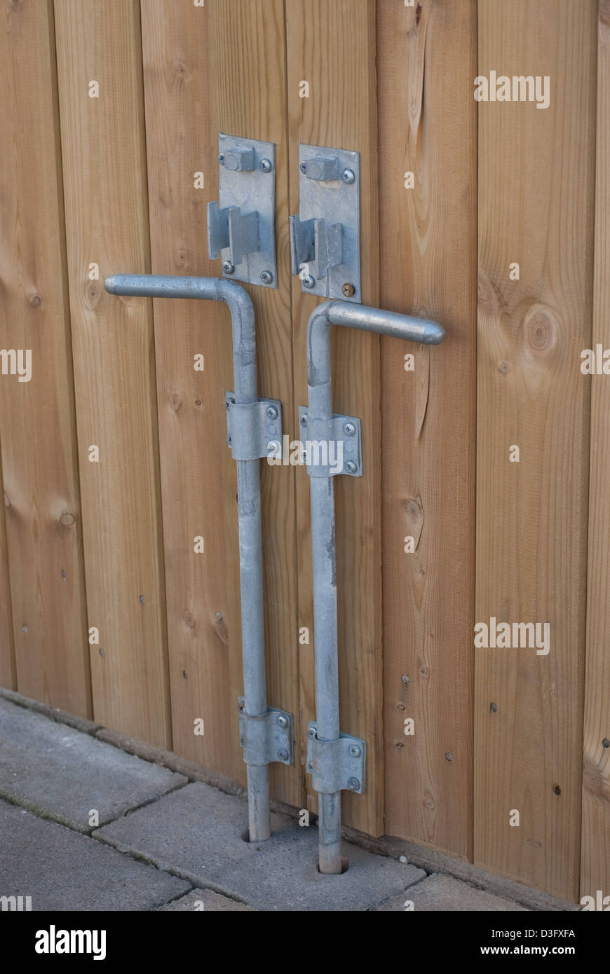 Galvanised metal gate hires stock photography and images Alamy