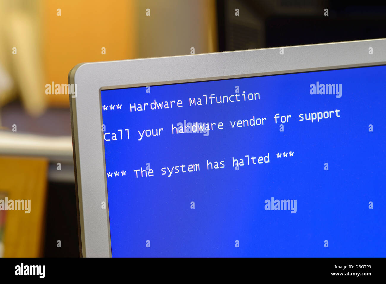 Hardware Malfunction computer error message Stock Photo Alamy