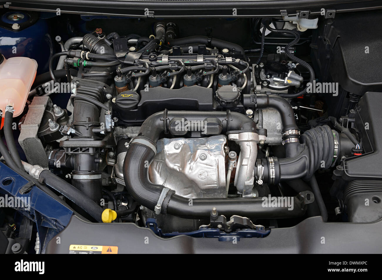 Engine hood horizontal hires stock photography and images Alamy