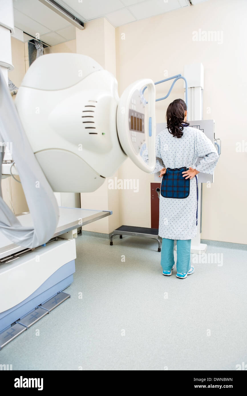 Patient Getting Chest Xray Stock Photo Alamy