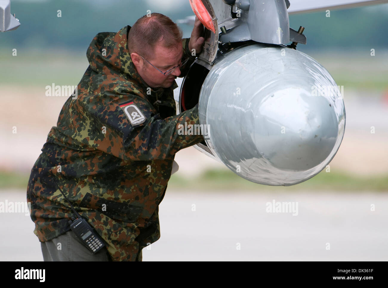 Candy bomber plane hires stock photography and images Alamy