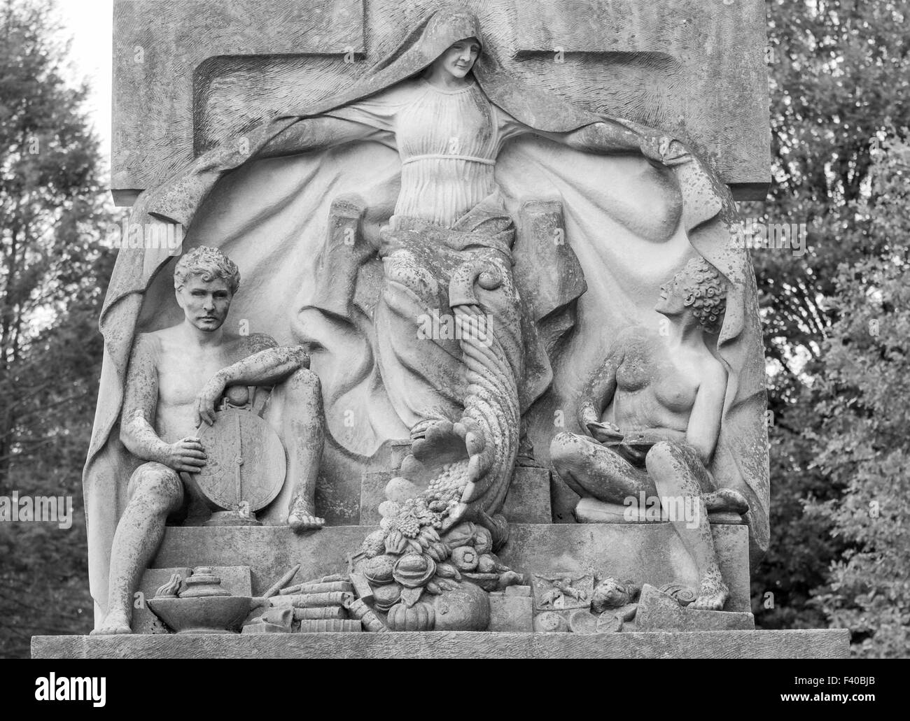 Gravestone statue hires stock photography and images Alamy