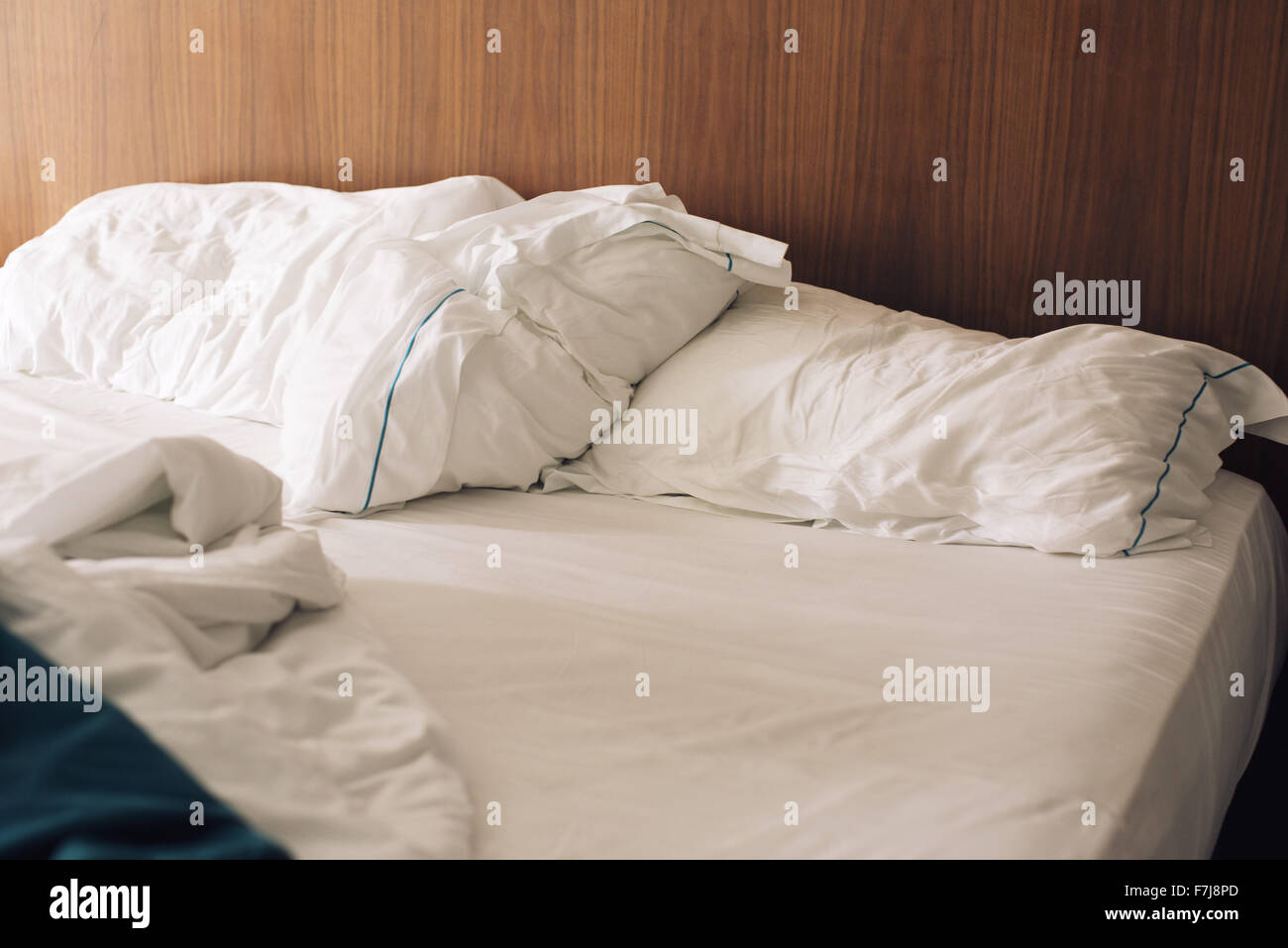 Unmade hotel bed hires stock photography and images Alamy