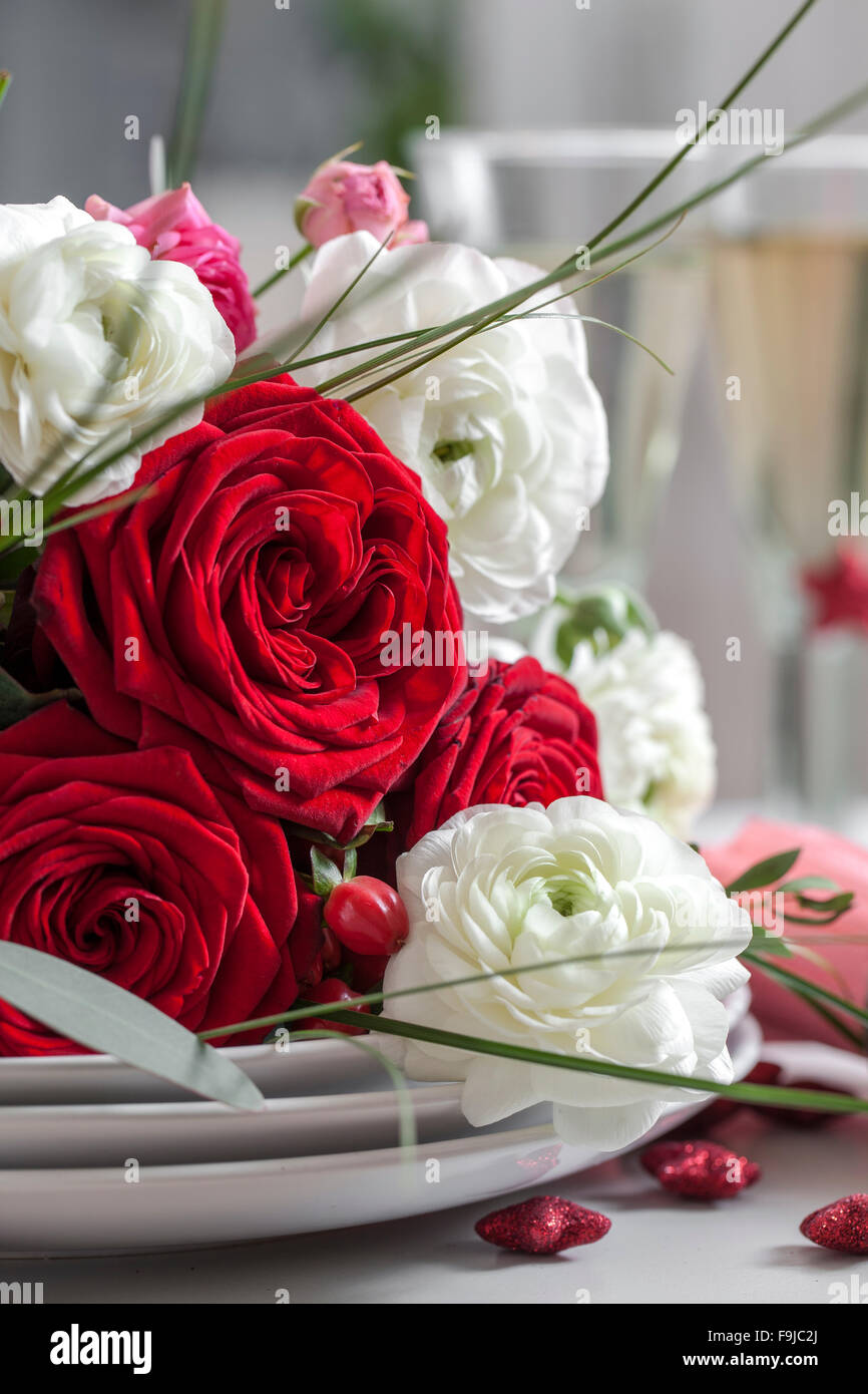 flower table setting Stock Photo Alamy