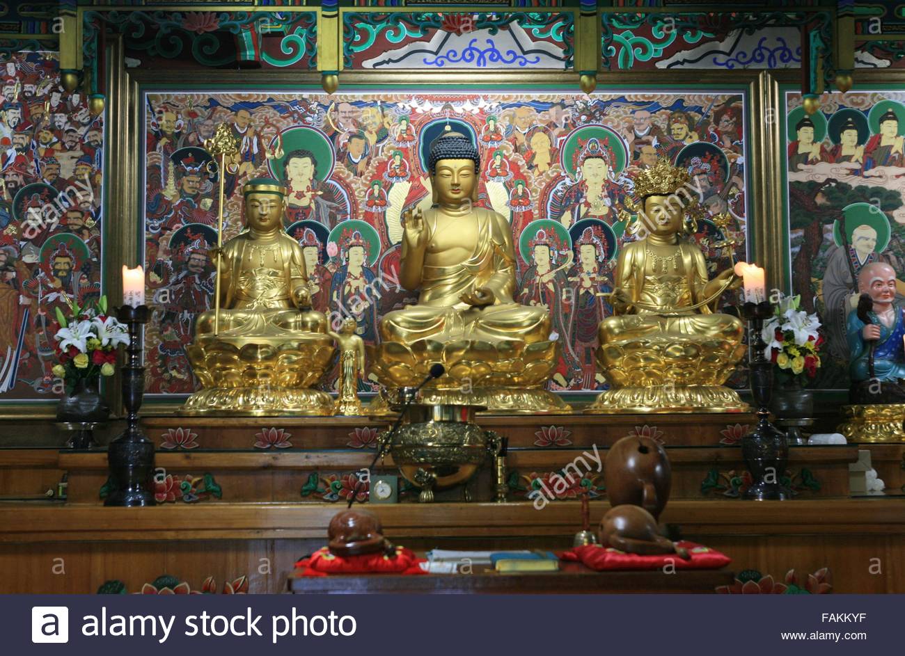 Golden Altar Of Incense Stock Photos & Golden Altar Of Incense Stock Images Alamy