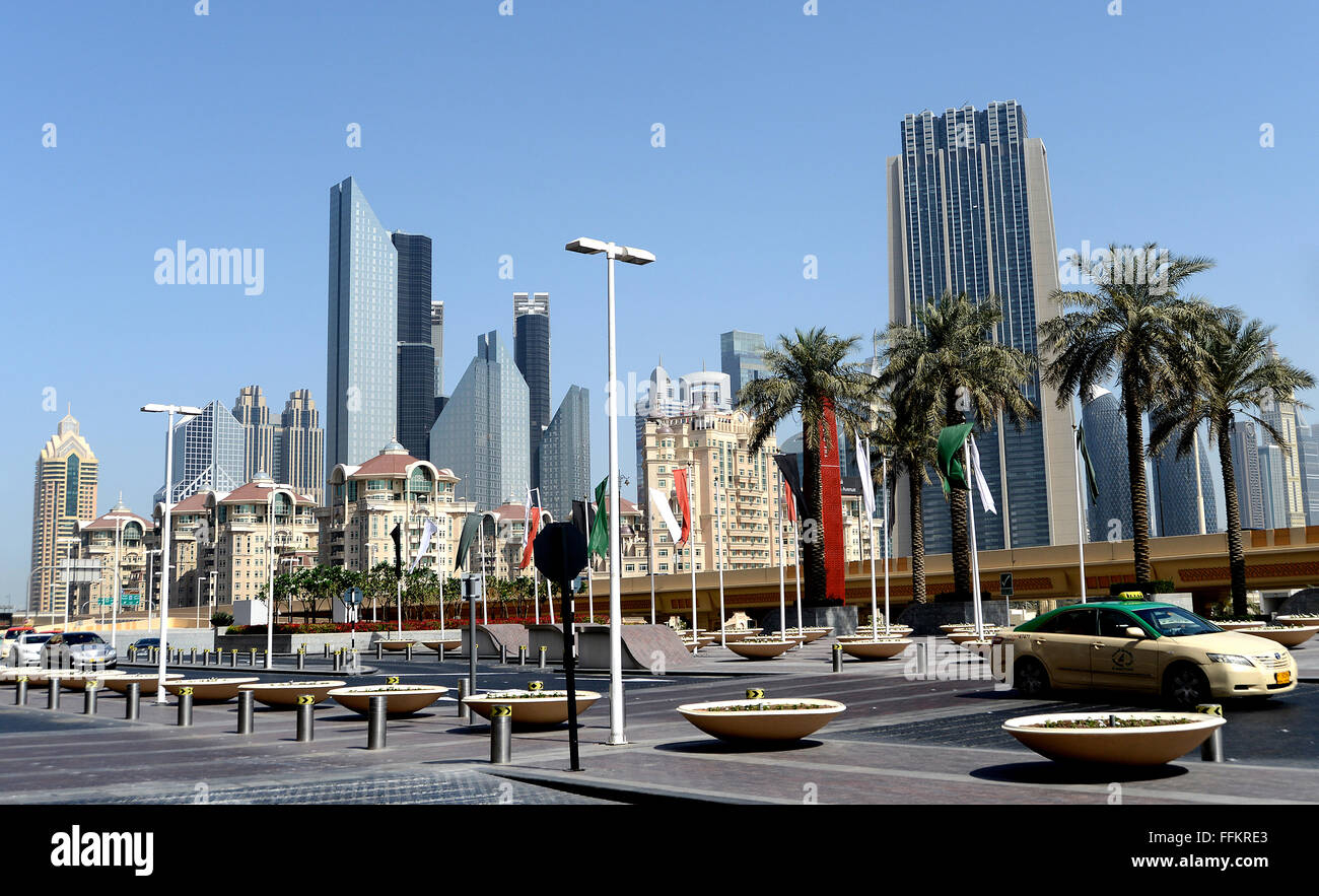 Street scene dubai hires stock photography and images Alamy