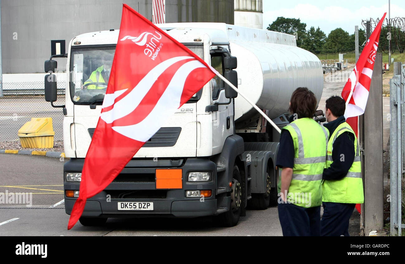 Kingsbury fuel depot hires stock photography and images Alamy