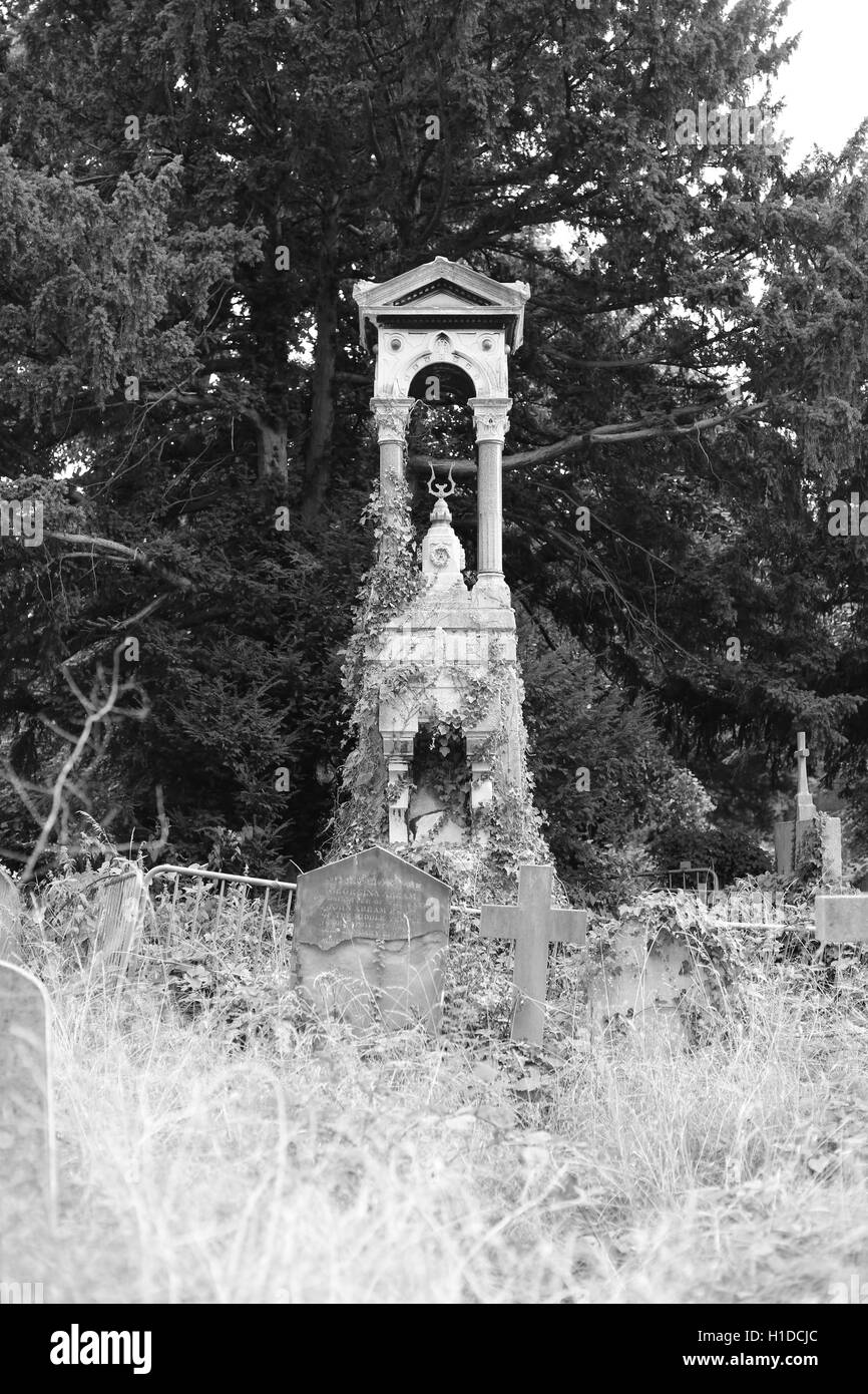 Cemetery brompton Black and White Stock Photos & Images Alamy