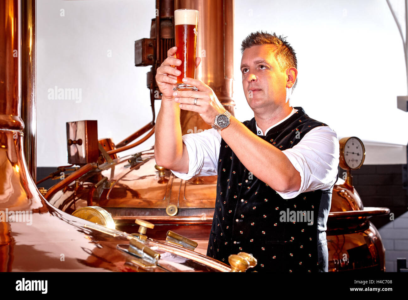 Brewery, master brewer Stock Photo Alamy