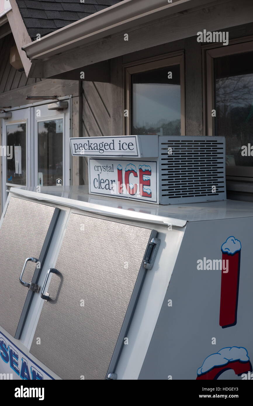 Ice machine hires stock photography and images Alamy